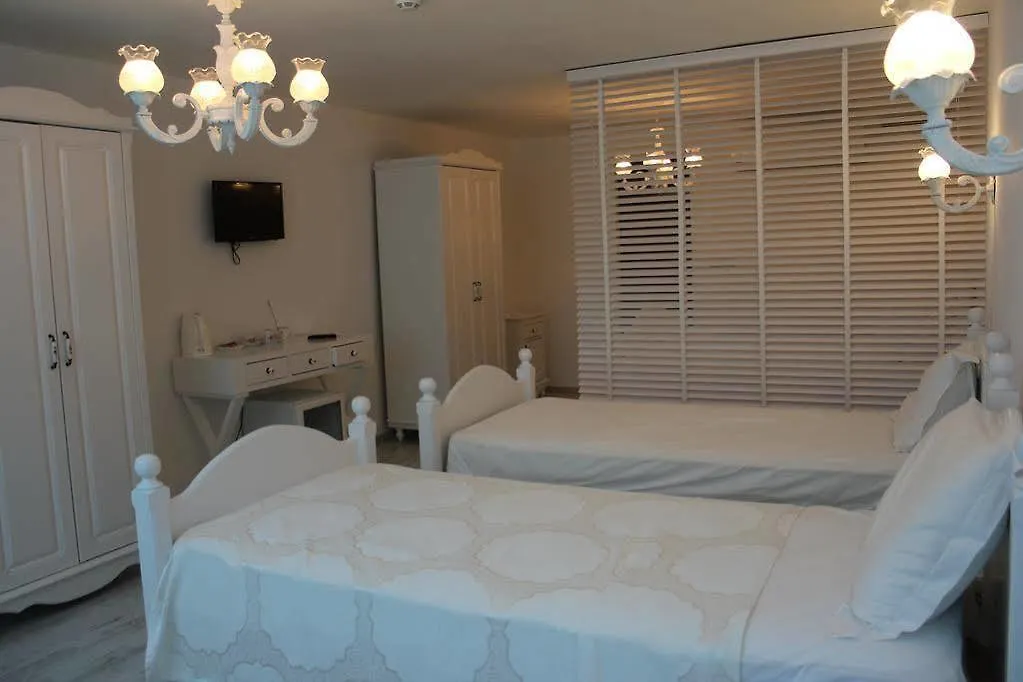 Gobene Alacati Guest House